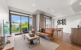 Stylish 2-Bed In Braddon With Alfresco Dining